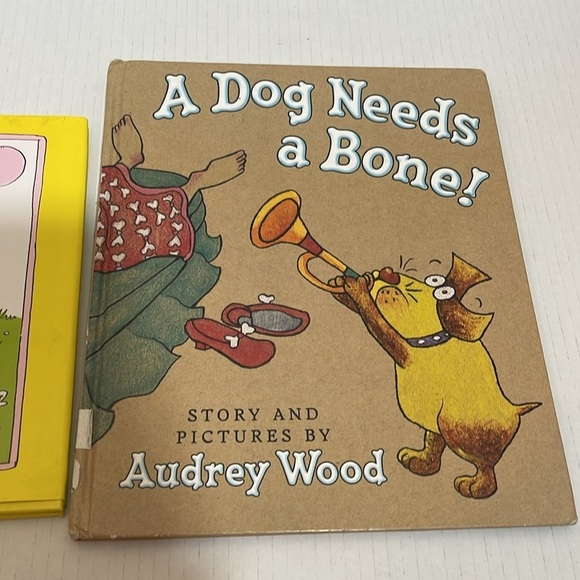 2 kids books The Piggy In The Puddle and A Dog Needs A Bone! - Picture 4 of 10